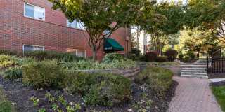 Walker Manor Gallery 1