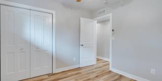 1334 Miller Avenue Gallery 21