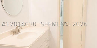 900 Saint Charles Pl Gallery 10