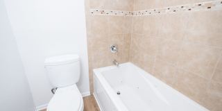 5708 Tujunga Ave. Gallery 16