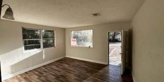 7527 TAMPA Avenue Gallery 2