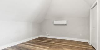 1906 Vine Street Gallery 20