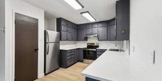 (55+) Newly Renovated 2br Condo in the Heather Gardens Community Gallery 9