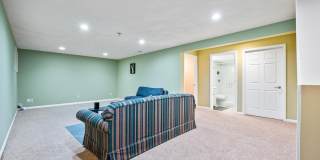 2321 W KENFIELD Court Gallery 23