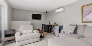 240 E Jefferson St Gallery 40