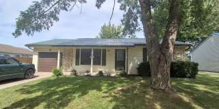 Charming 3-Bedroom Home with Fenced Yard, Central Air & 2-Car Garage! Gallery 1