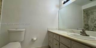 2600 NE 135th St Gallery 17