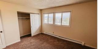 Pet Friendly 2 Bedroom/ 1 bath Westside Location With Balcony! Gallery 6
