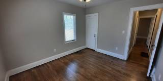 2 Bedroom, 1 Bathroom home with large garage Gallery 22