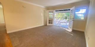 Spacious and Bright Oceanside Condo Gallery 4