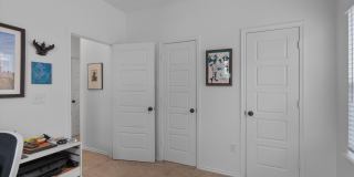 Huge 4-Bedroom Home in Del Valle For Rent Gallery 30