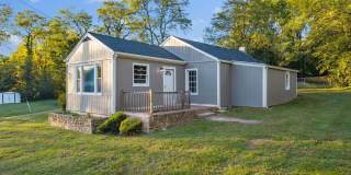 Newly Renovated 2 Bedroom, 1.5 Bedroom Home in Salem! Gallery 1