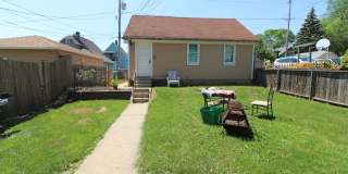 2933 North Newhall Street Gallery 26