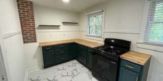 Recently Renovated 2 Bedroom Apartment in Duckpond Gallery 5