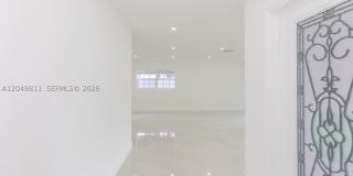 913 NE 2nd St Gallery 4