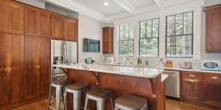 519 N Highland Avenue NE Gallery 9