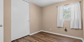 Three bedroom home close to USA with a garage Gallery 12