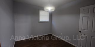 2317 Roslyn Avenue Gallery 8