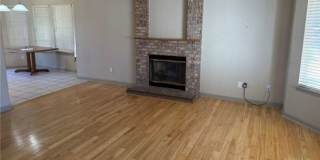Spacious 6BR House in Aurora Gallery 4
