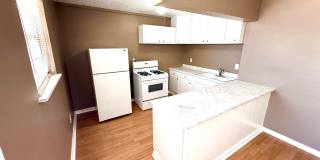 AVAILABLE NOW! 2 Bedroom / 1 Bath Duplex Near Brooks City Base! Gallery 5