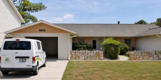 2 Bedroom Home with Community Pool for Rent in Sebring, FL Gallery 1