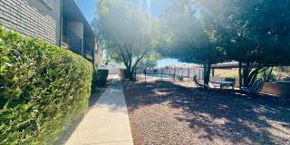 Desert Atrium - Studios, 1 Bedrooms and 2 Bedrooms in Great Location! Community Pool! Gallery 23