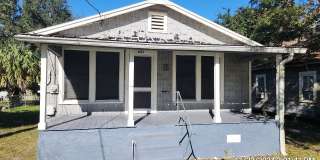 716 Bronson Street Gallery 1