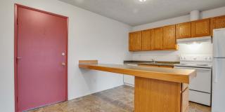 #410 OAK MANOR Gallery 9