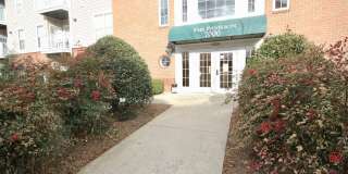 7000 FALLS REACH Drive unit: 110 Gallery 1