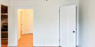 4715 North Leavitt St. Apt. Gallery 19