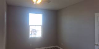 Beautiful 4 Bedroom 2.5 Bath with loft Gallery 19