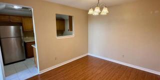 Arbor Village Condominium / Beautiful Update Unit / Refrigerator, Washer & Dryer included Gallery 13