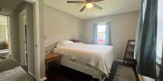3 Bedroom Home With A Large Fully-Fenced Yard Gallery 9