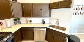 Luxurious Fully Furnished 3 Bedroom Home with Garage! Gallery 13