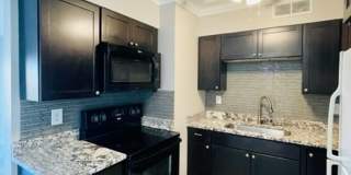 Beautiful 2-Bedroom Condo in Myers Park - All utilities included! Beautiful 2-Bedroom Condo in Myers Park - All utilities included! Gallery 1