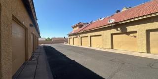 ELLIOT PLACE CONDOMINIUMS UPDATED/REMODELED GROUND FLOOR 1 BED PLUS DEN UNIT WITH 1 CAR GARAGE Gallery 4