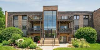Charming 2BR Condo in Wheaton Gallery 1