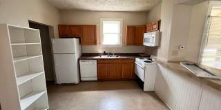 3 Bedroom 2 Bath Located Near Campus Gallery 4