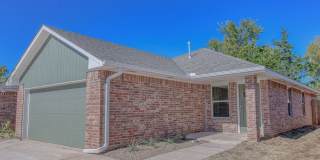 New Construction in Varenna Landing! Storm shelter and lawn care included! Gallery 3