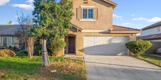 Charming 5 Bed |2.5 Bath Gallery 1