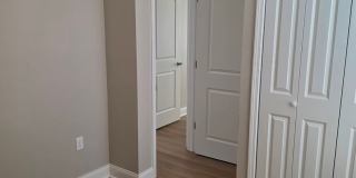 Charming 3 bed, 1.5 bath Gallery 18