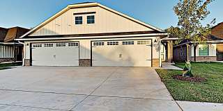 Modern 3 Bedroom, 2 Bathroom Duplex in Tinker Villas! Gallery 1