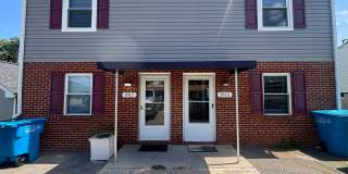 Duplex with 2 Bedrooms and 2 Bath - Move In Ready Gallery 1