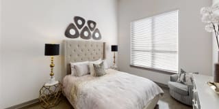 Avenue Madison Gallery 9