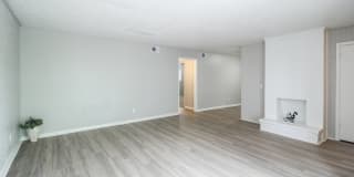 Coral Bay Gallery 13