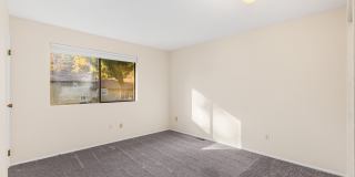 Redmond 3 Bedroom 1.5 Bath Garage Duplex Gallery 18