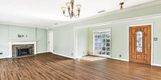 Expansive Three-Bedroom Home with Front and Back Yard in Long Beach AVAILABLE NOW Gallery 3