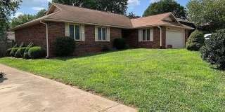 PRE-LEASING! 3 Bed / 2 Bath in south central Springfield PRE-LEASING! 3 Bed / 2 Bath in south central Springfield Gallery 1
