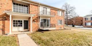474 Fox Hills Drive N Gallery 1