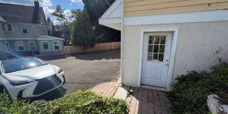 156 GREEN Street Gallery 22